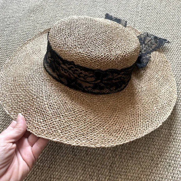 Vintage Straw Wide-Brim Hat with Black Lace Bow – Fits M/L - Picture 3 of 4